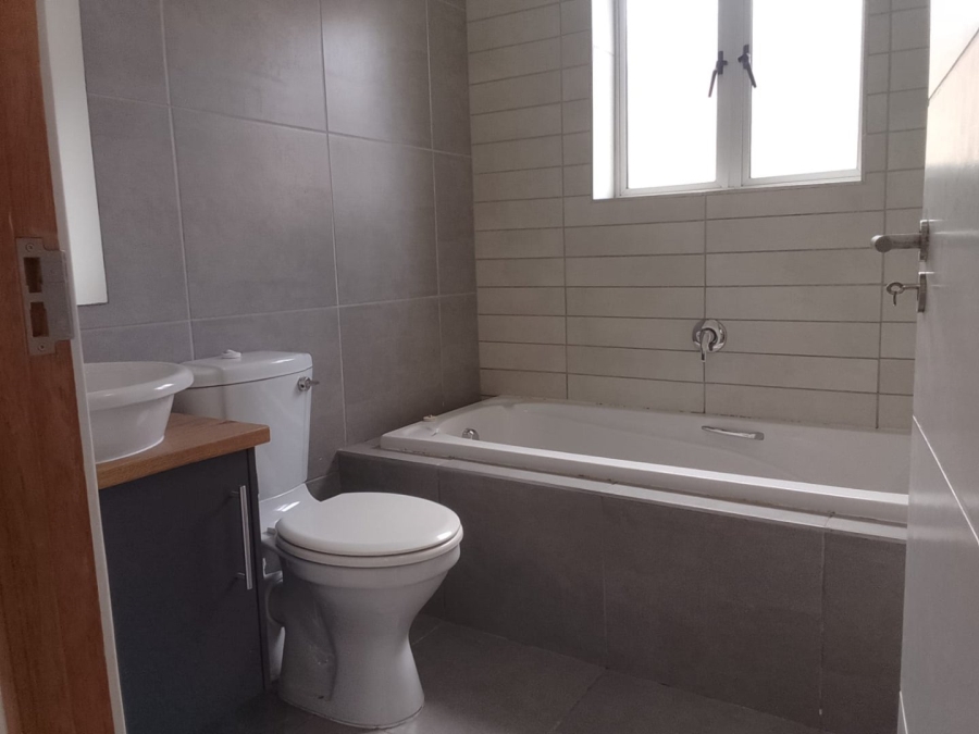 To Let 3 Bedroom Property for Rent in Pacaltsdorp Western Cape